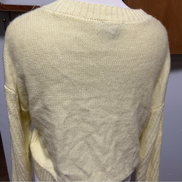 Yellow Sweater - Picture 5 of 5